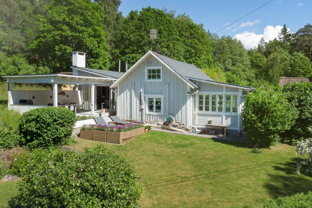 27. Terrassering Nyla╠eggning av Marksten Villa