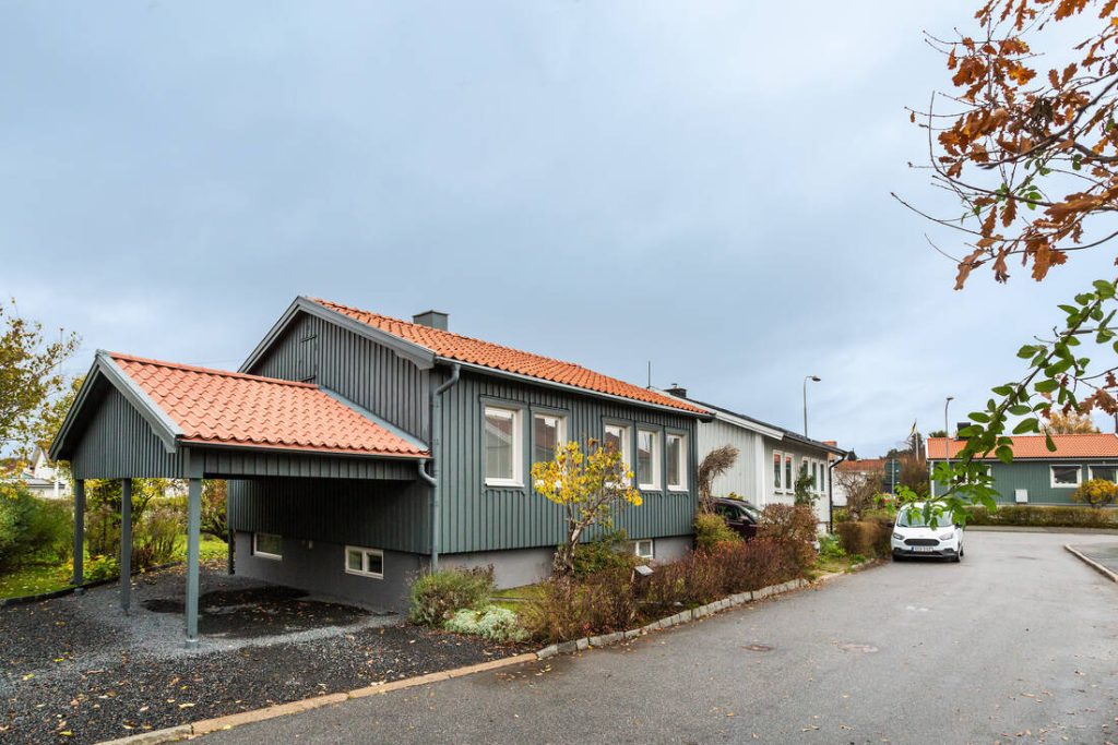 4. Anla╠eggning av stenkista dra╠enering till hus
