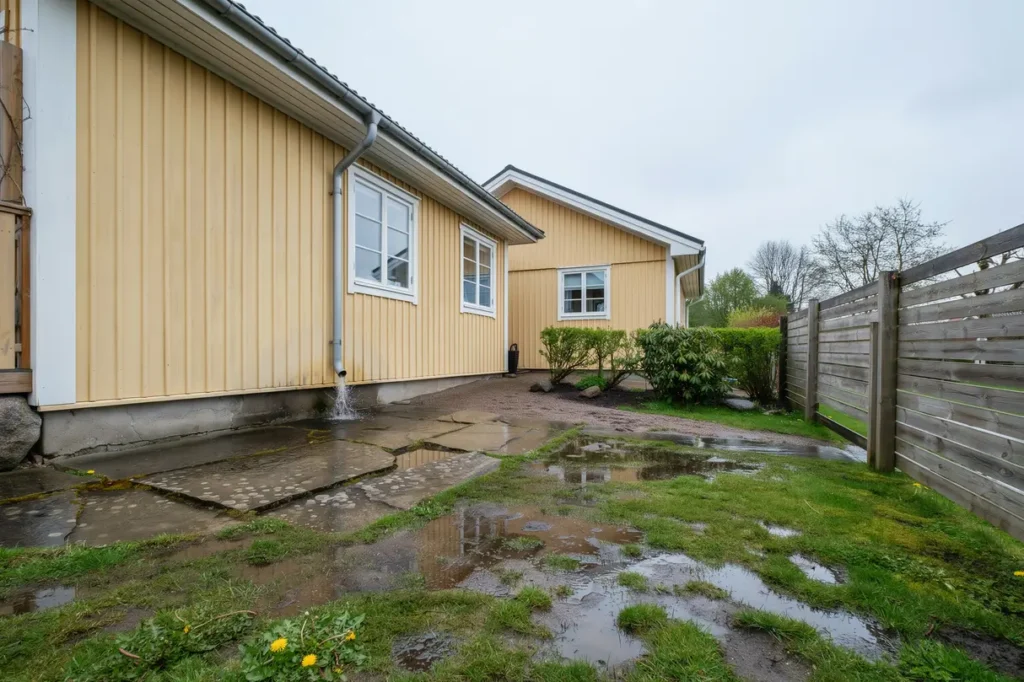 s undviker du st ende vatten p gr smattan praktiska mark tg rder f r villa gare